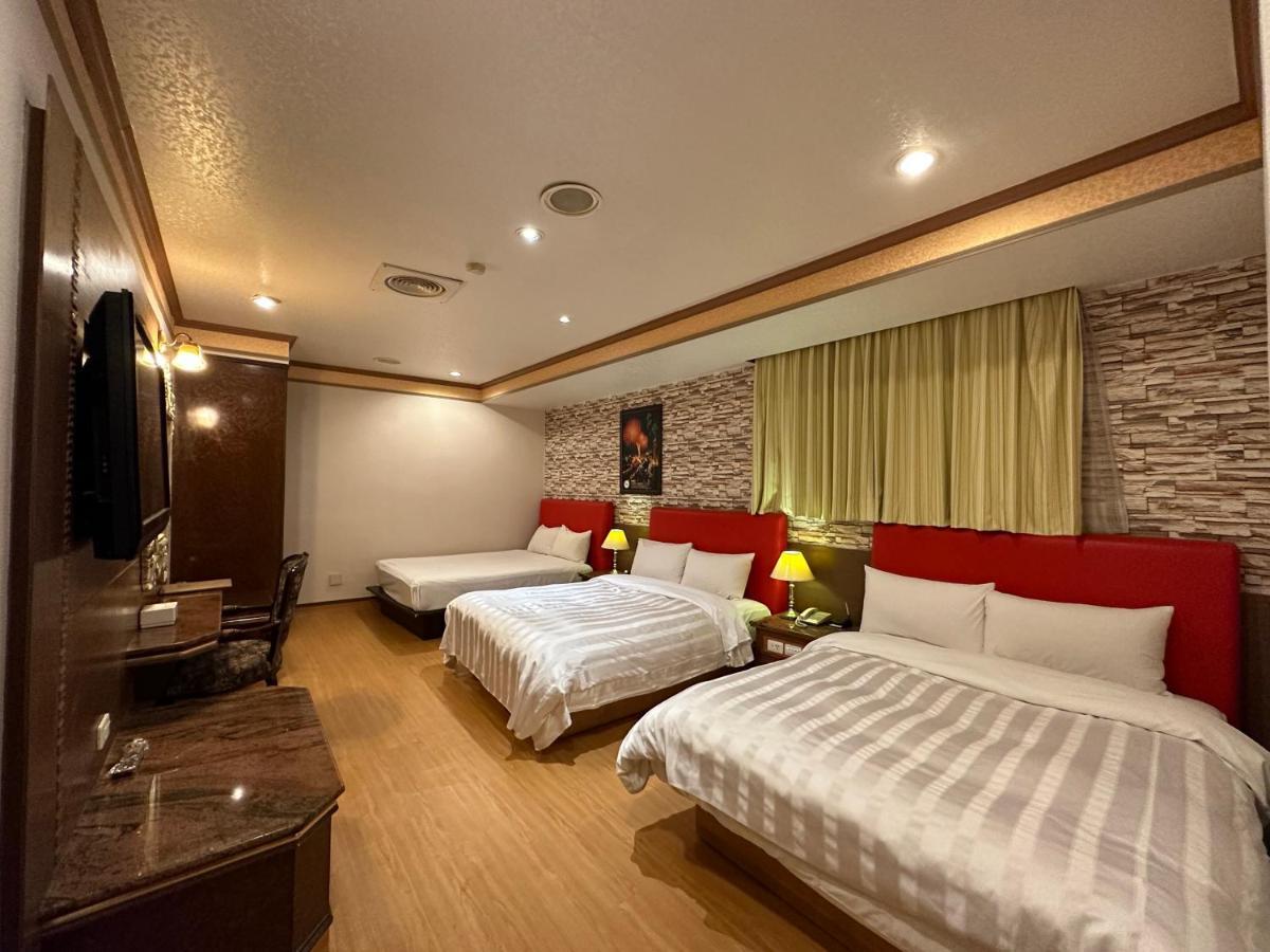 Wenpin Hotel - Pier 2 Kaohsiung Exterior photo