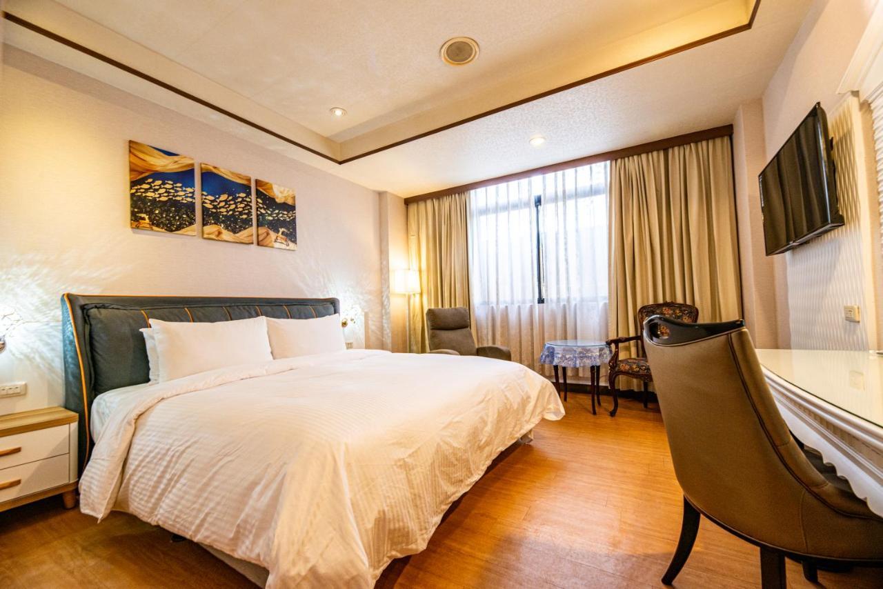 Wenpin Hotel - Pier 2 Kaohsiung Exterior photo