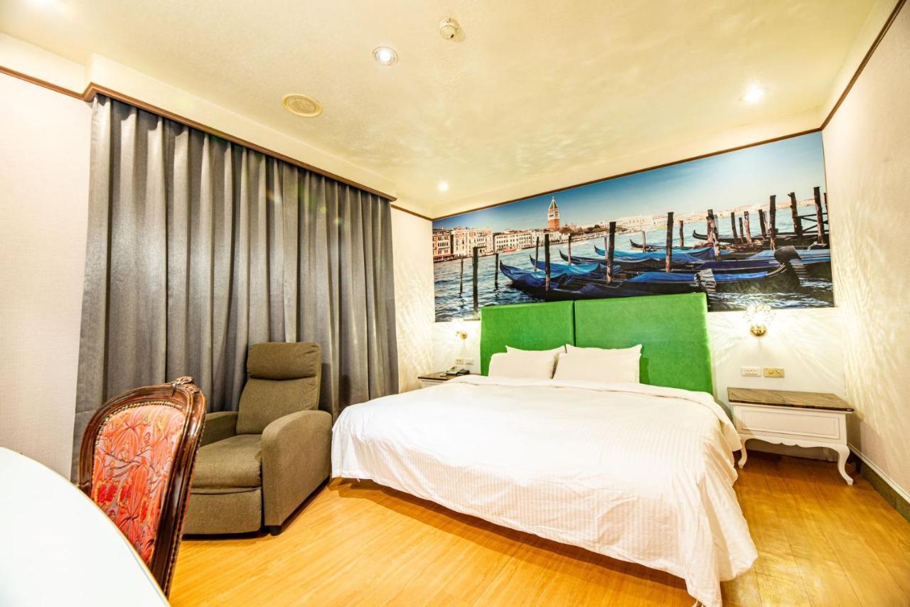 Wenpin Hotel - Pier 2 Kaohsiung Exterior photo