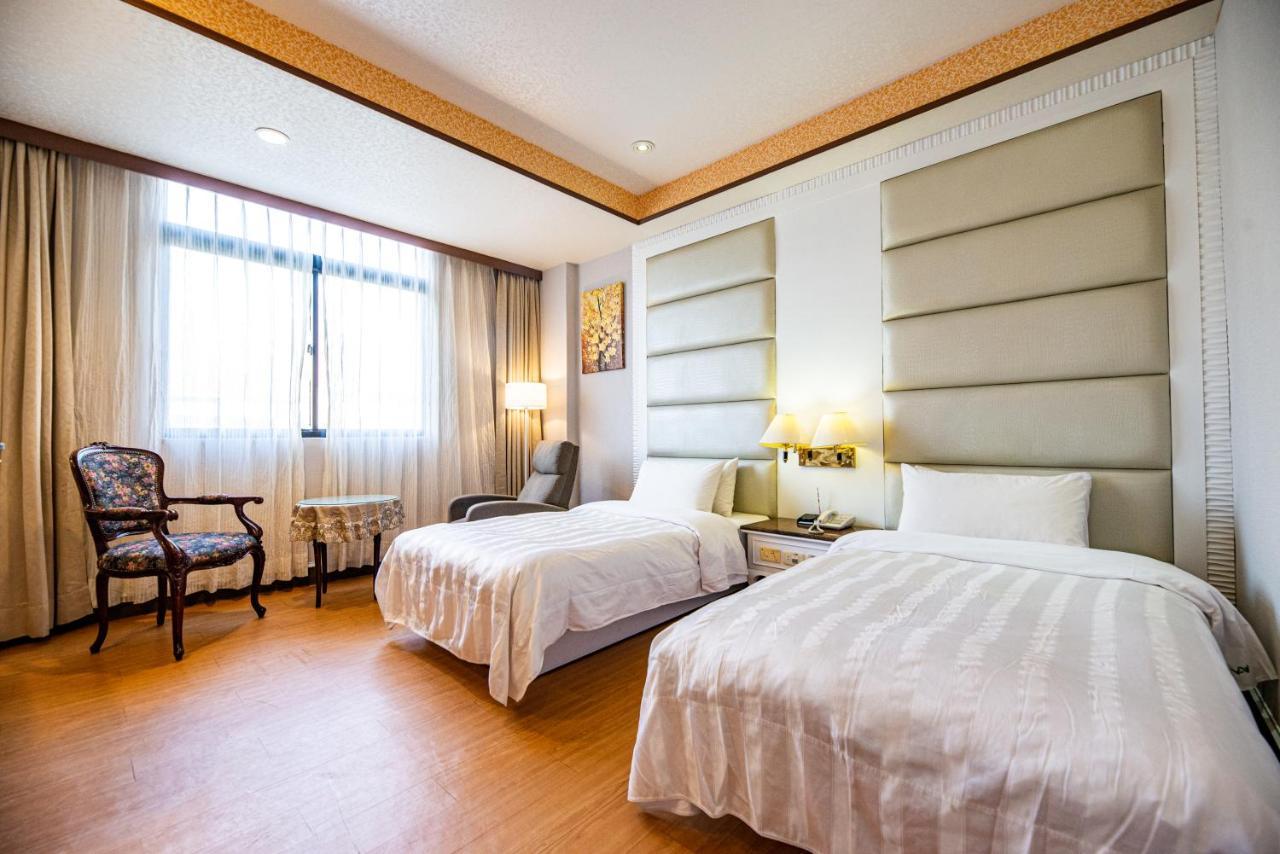Wenpin Hotel - Pier 2 Kaohsiung Exterior photo