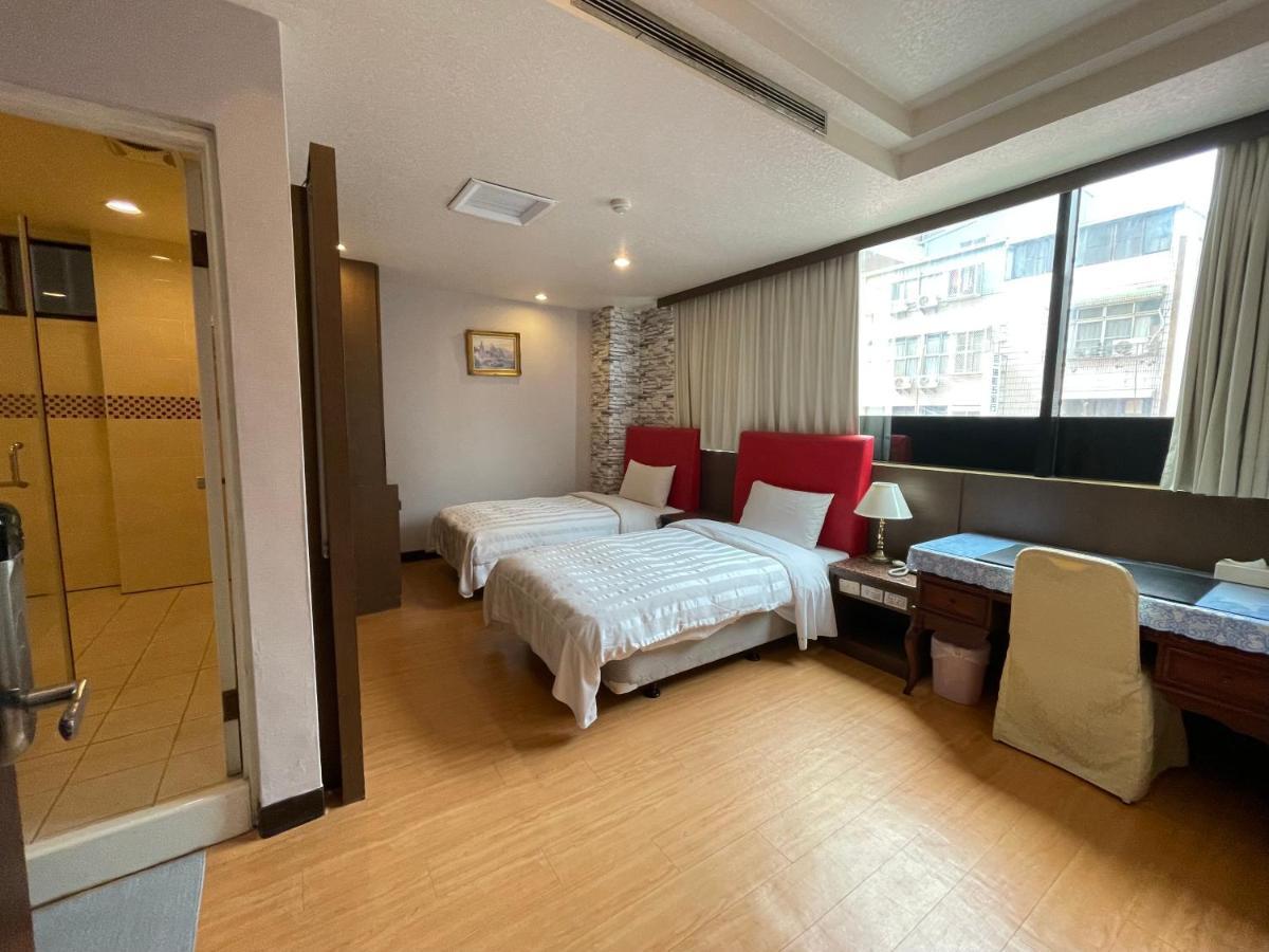 Wenpin Hotel - Pier 2 Kaohsiung Exterior photo